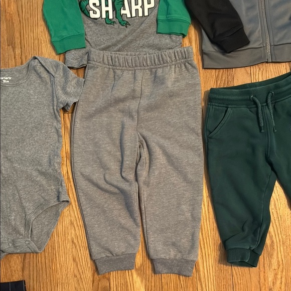 Assorted Baby Clothing Set - Picture 4 of 16